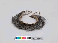 藏品(男子山豬鬃踝飾)的圖片